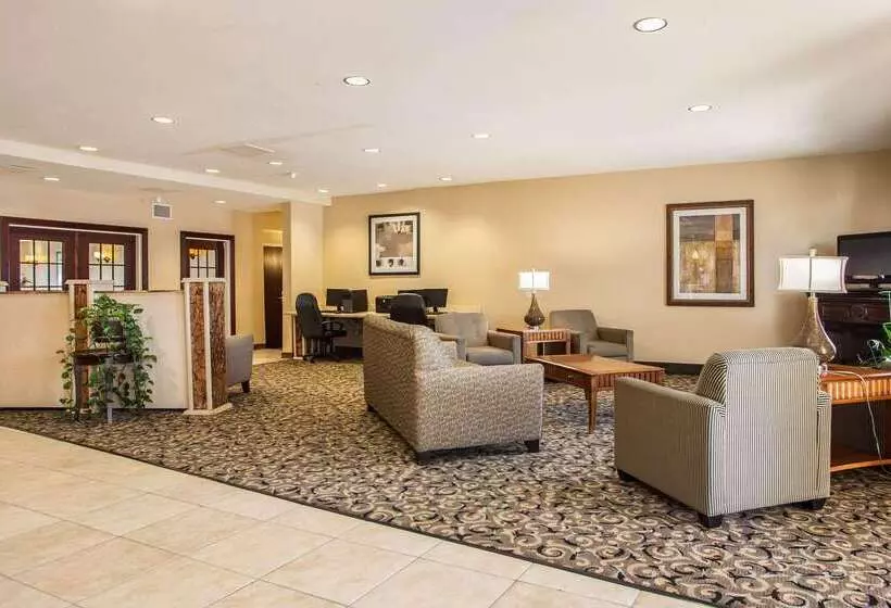 ホテル Comfort Suites Bloomington I55 And I74