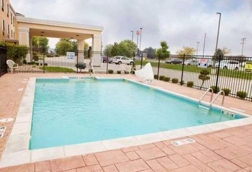 ホテル Comfort Suites Bloomington I55 And I74