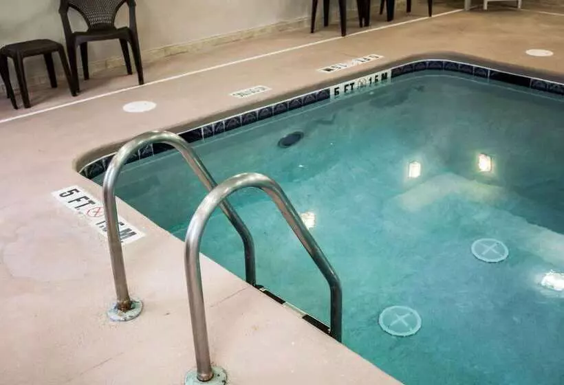 Otel Comfort Suites Brunswick