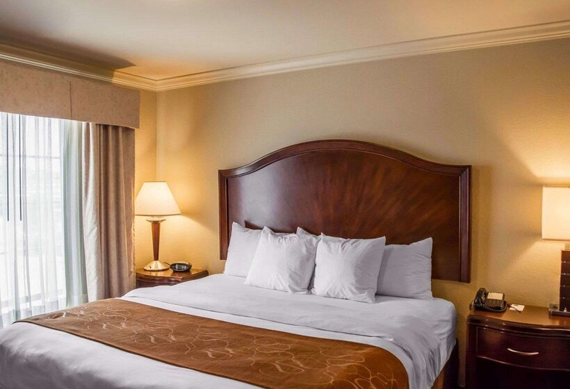 فندق Comfort Suites Cincinnati North