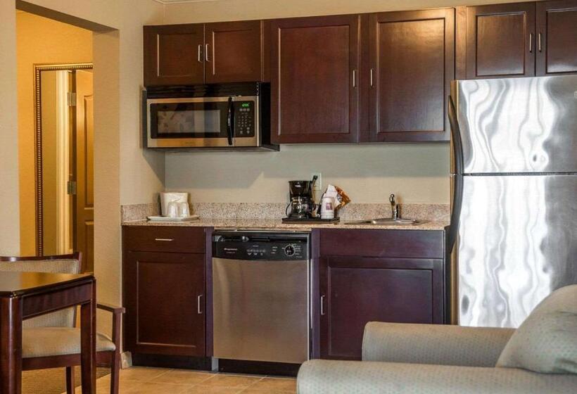 فندق Comfort Suites Cincinnati North