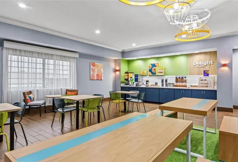 ホテル Comfort Suites Cincinnati North