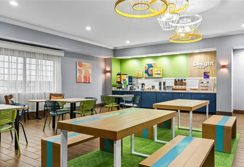 ホテル Comfort Suites Cincinnati North