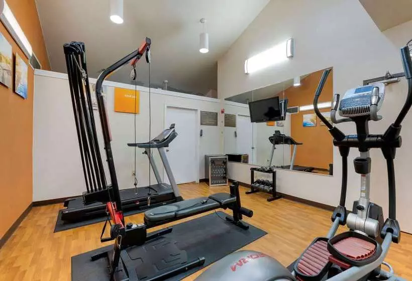 호텔 Comfort Suites