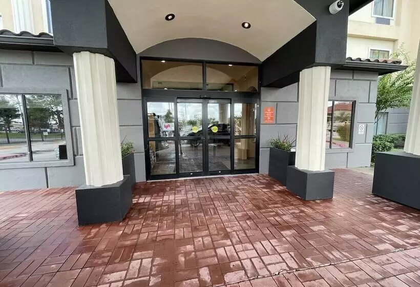 בית מלון כפרי Spark By Hilton Houston Hobby Airport