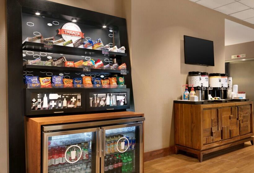 فندق Hampton Inn New York  Laguardia Airport