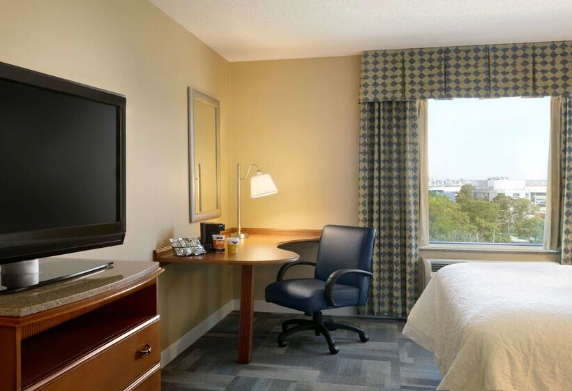 فندق Hampton Inn New York  Laguardia Airport