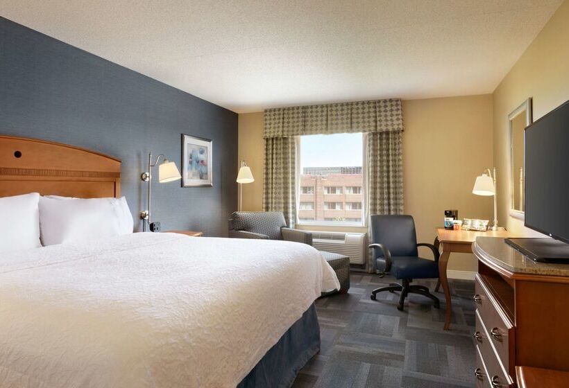 فندق Hampton Inn New York  Laguardia Airport