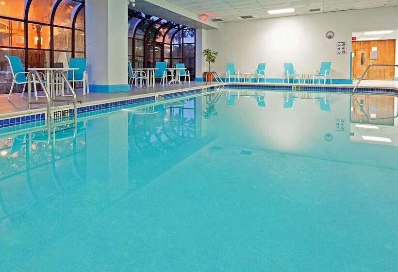 فندق Hampton Inn New York  Laguardia Airport