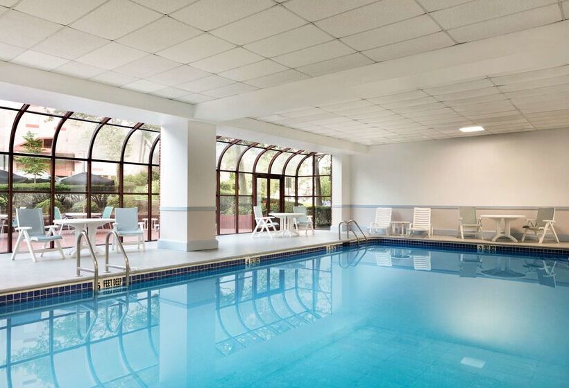 فندق Hampton Inn New York  Laguardia Airport