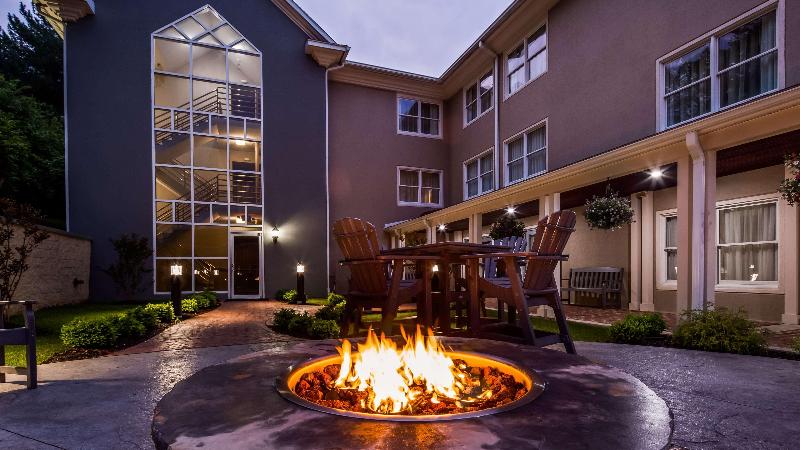 בית מלון כפרי Inn At Mendehall