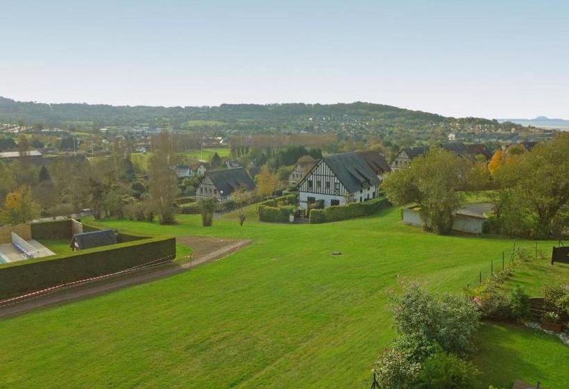 Отель Apartment La Cour Du Moulin