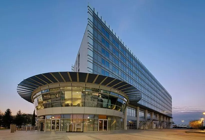 בית מלון כפרי NH Lyon Airport