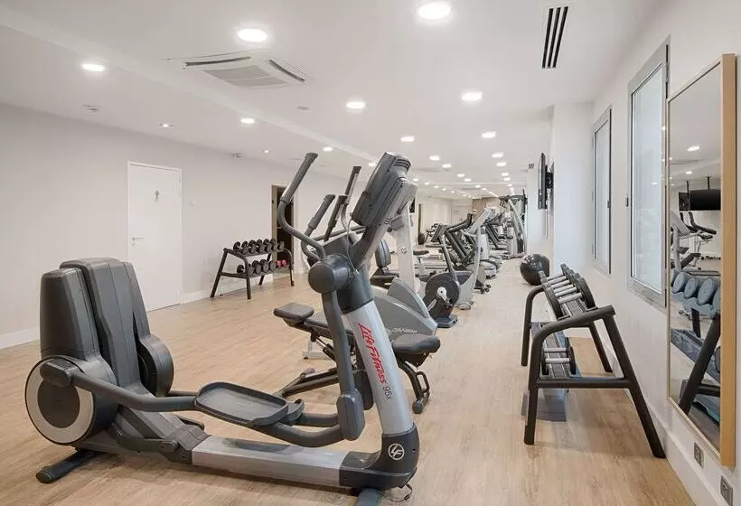 בית מלון כפרי NH Lyon Airport