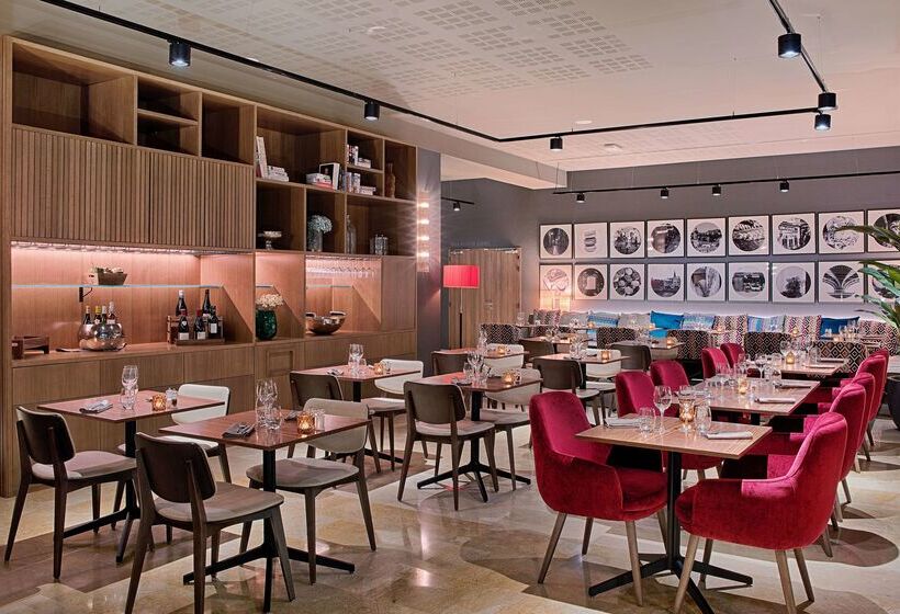 هتل NH Lyon Airport