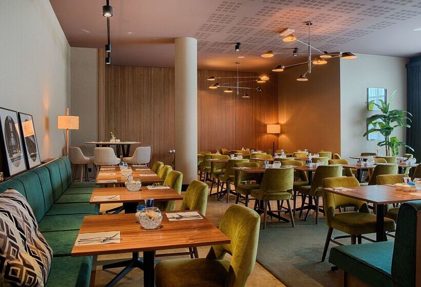 هتل NH Lyon Airport