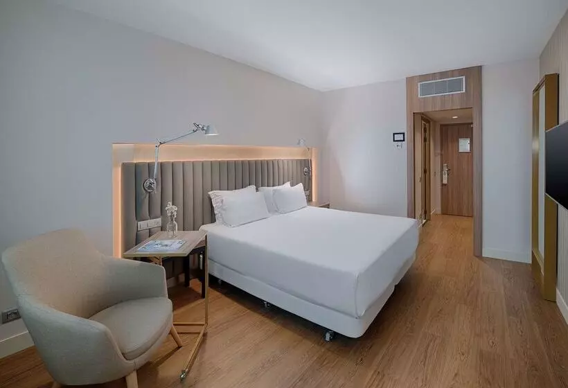 בית מלון כפרי NH Lyon Airport