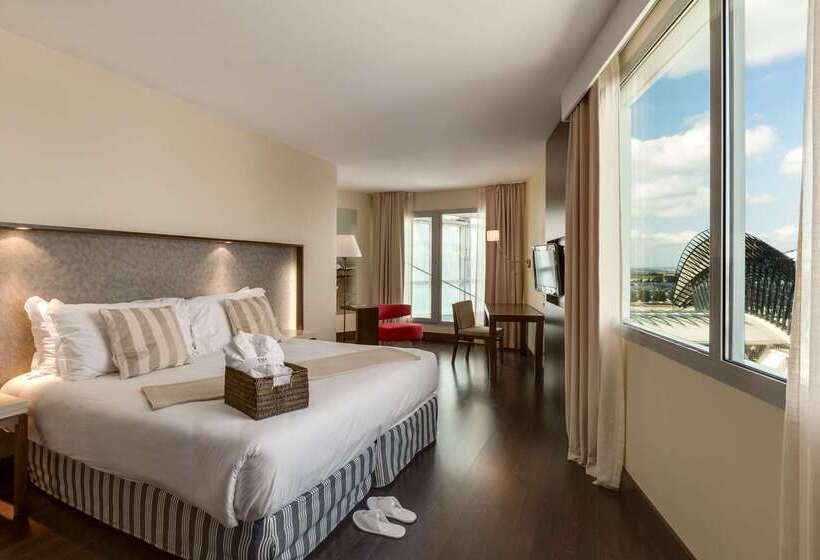 هتل NH Lyon Airport