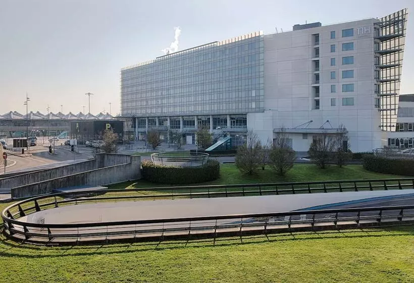 בית מלון כפרי NH Lyon Airport