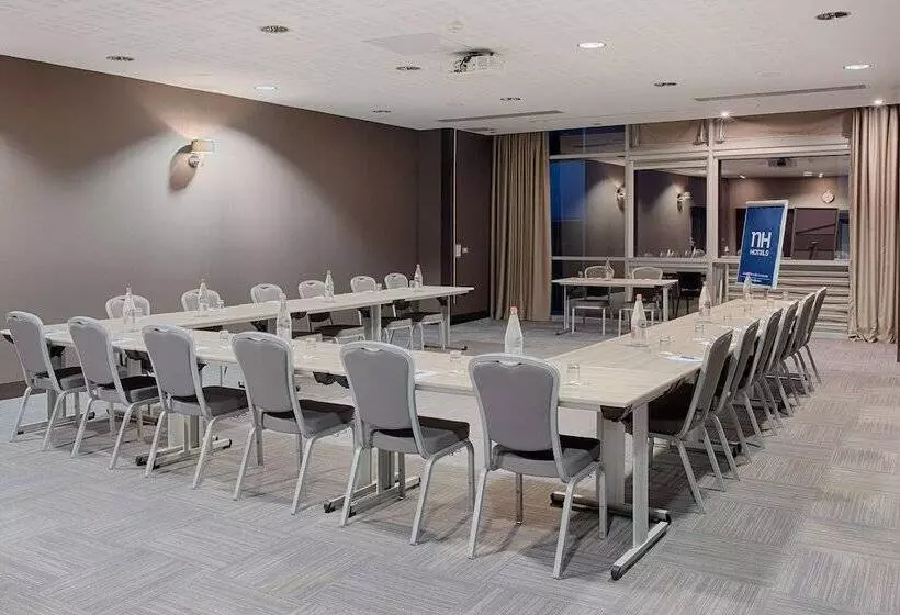 בית מלון כפרי NH Lyon Airport