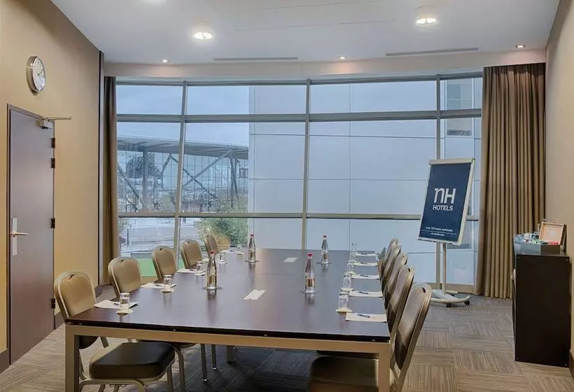 בית מלון כפרי NH Lyon Airport