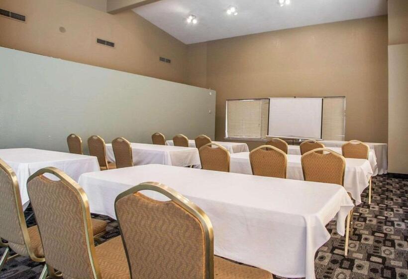 فندق Rodeway Inn & Suites Milwaukee Airport