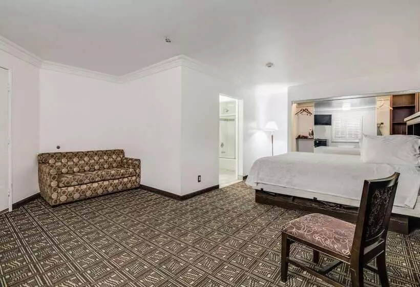 Отель Rodeway Inn Old Town Temecula