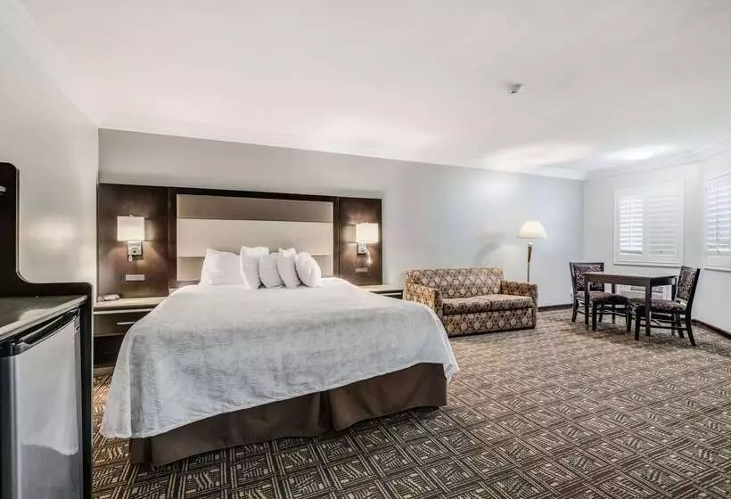 Отель Rodeway Inn Old Town Temecula