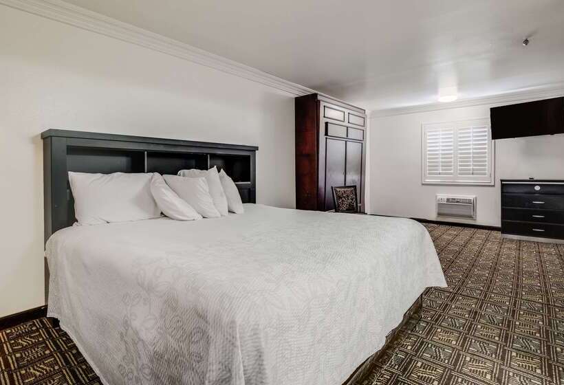 בית מלון כפרי Rodeway Inn Old Town Temecula