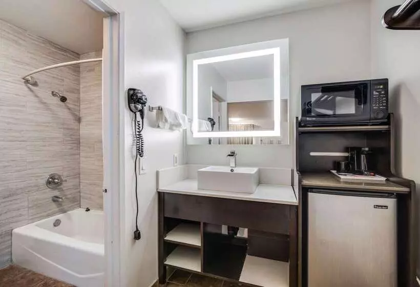 Отель Rodeway Inn Old Town Temecula