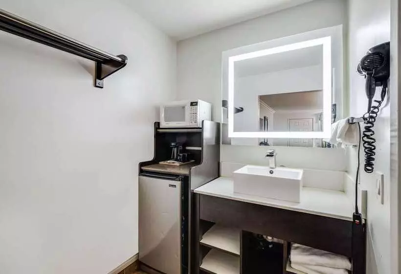 Отель Rodeway Inn Old Town Temecula