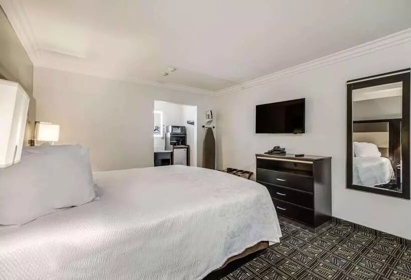 Отель Rodeway Inn Old Town Temecula