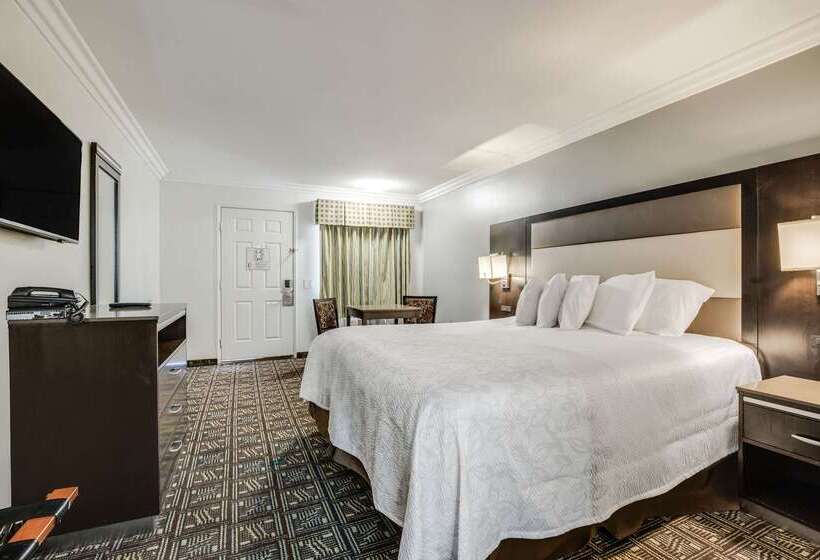 בית מלון כפרי Rodeway Inn Old Town Temecula