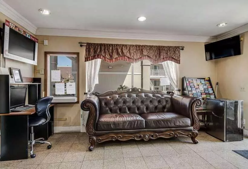 Отель Rodeway Inn Old Town Temecula