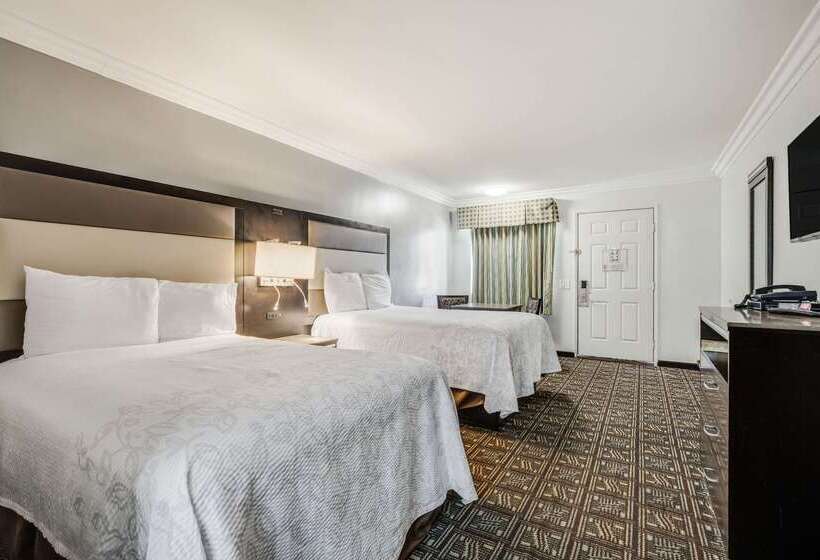 בית מלון כפרי Rodeway Inn Old Town Temecula