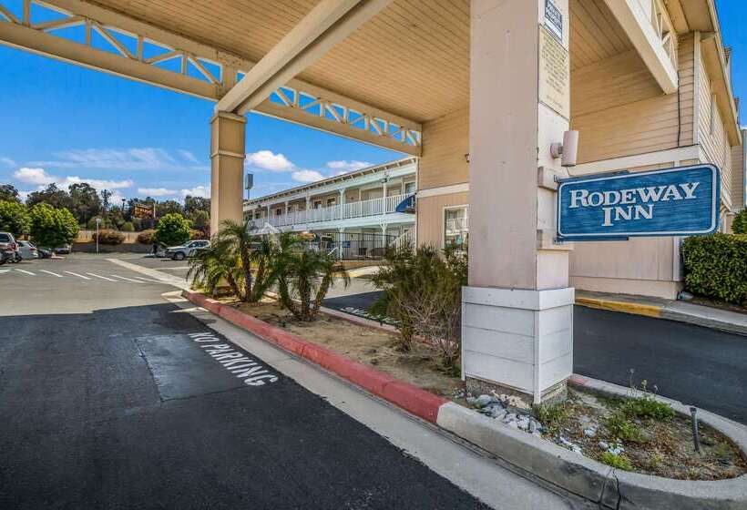 בית מלון כפרי Rodeway Inn Old Town Temecula