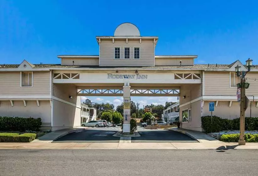 Отель Rodeway Inn Old Town Temecula