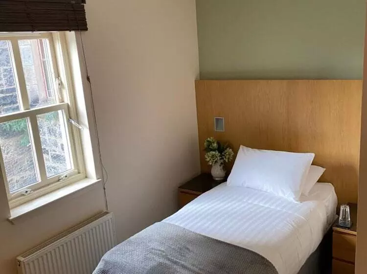 فندق Rooms At 1703