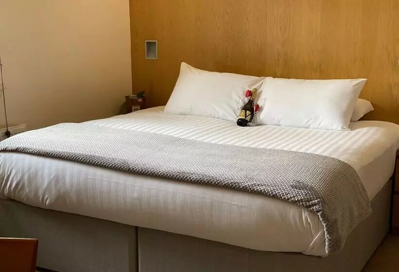 فندق Rooms At 1703