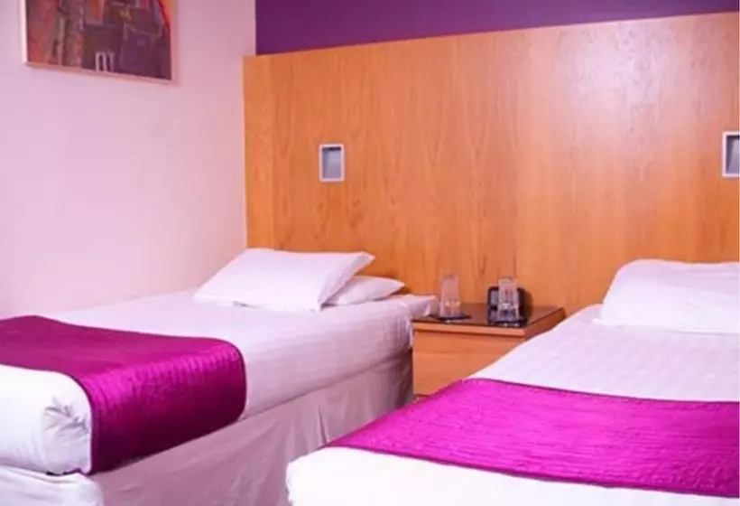 فندق Rooms At 1703