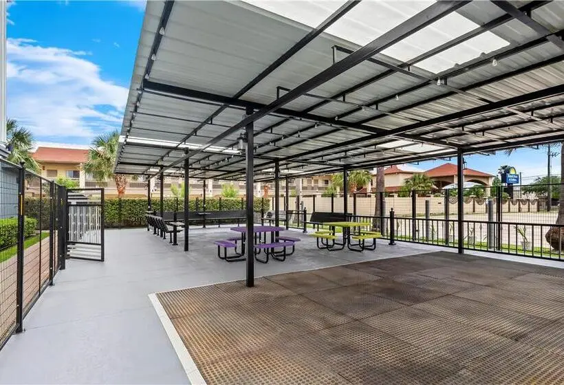 ホテル Spark By Hilton Houston Hobby Airport
