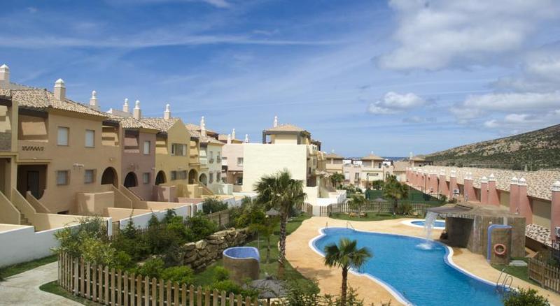 Zahara Sol Villas Y Apartamentos By Qhotels