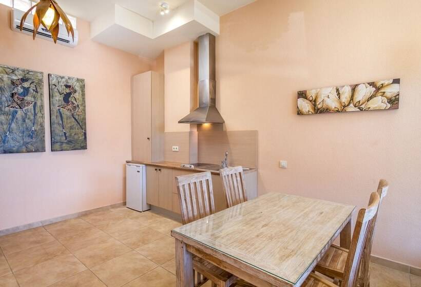 Zahara Sol Villas Y Apartamentos By Qhotels