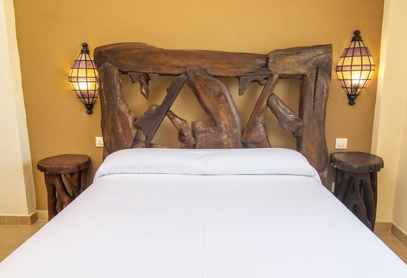 Zahara Sol Villas Y Apartamentos By Qhotels