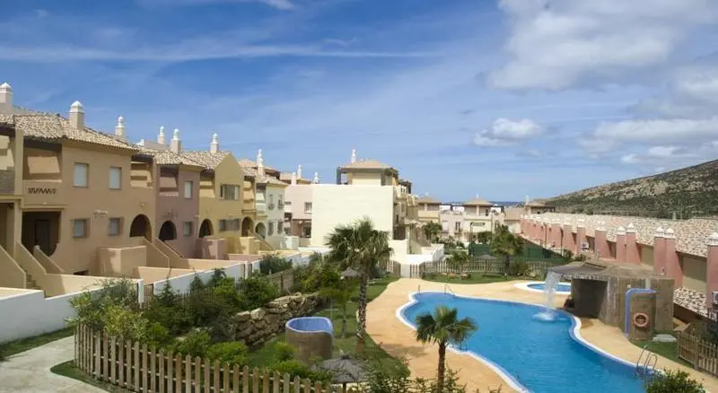 Zahara Sol Villas Y Apartamentos By Qhotels