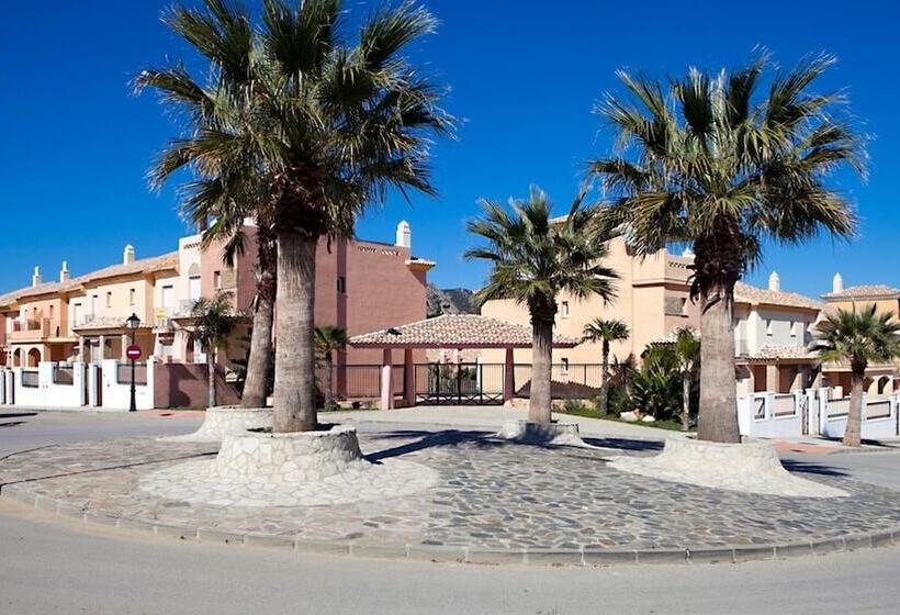 Zahara Sol Villas Y Apartamentos By Qhotels