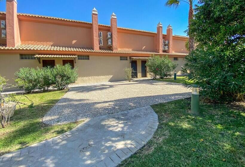 Zahara Sol Villas Y Apartamentos By Qhotels
