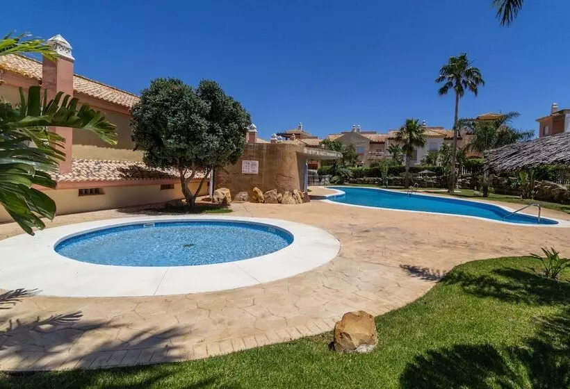 Zahara Sol Villas Y Apartamentos By Qhotels
