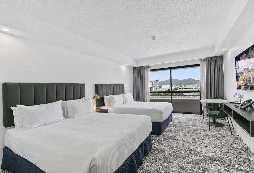 בית מלון כפרי The Benson