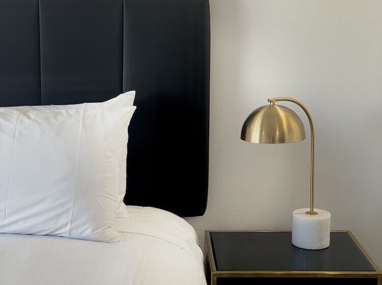 בית מלון כפרי The Benson